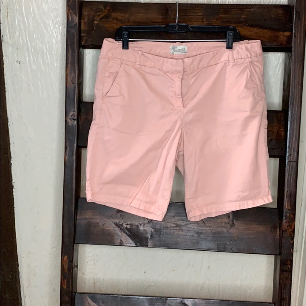 J Crew Bermuda shorts.                  H1